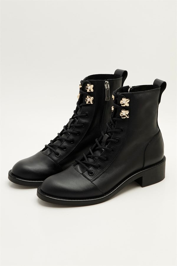 Leather Medium Size Boots Black